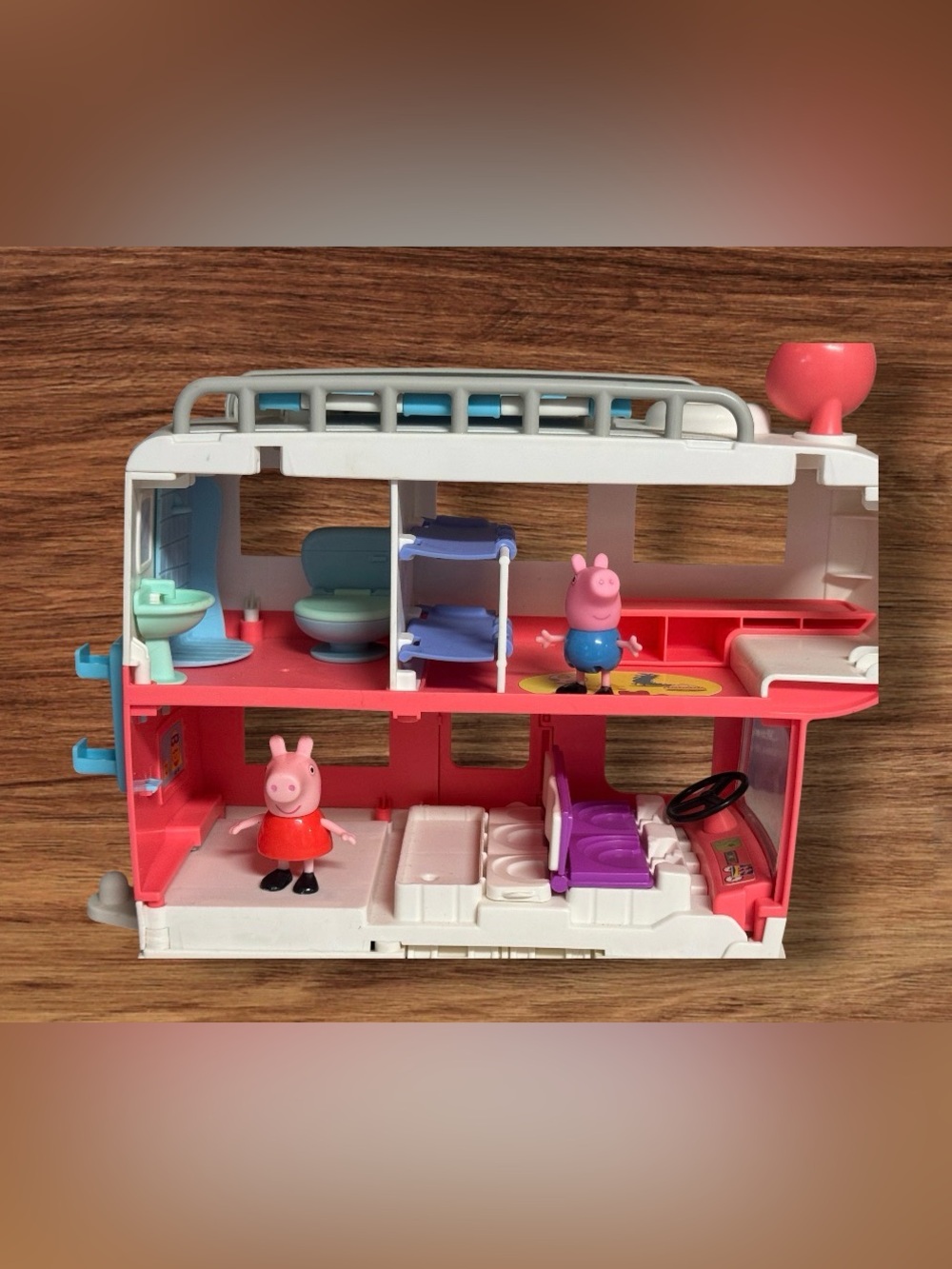 Peppa Pig Peppa’s Adventures Peppa’s Family Motorhome  Vehicle to RV Playset